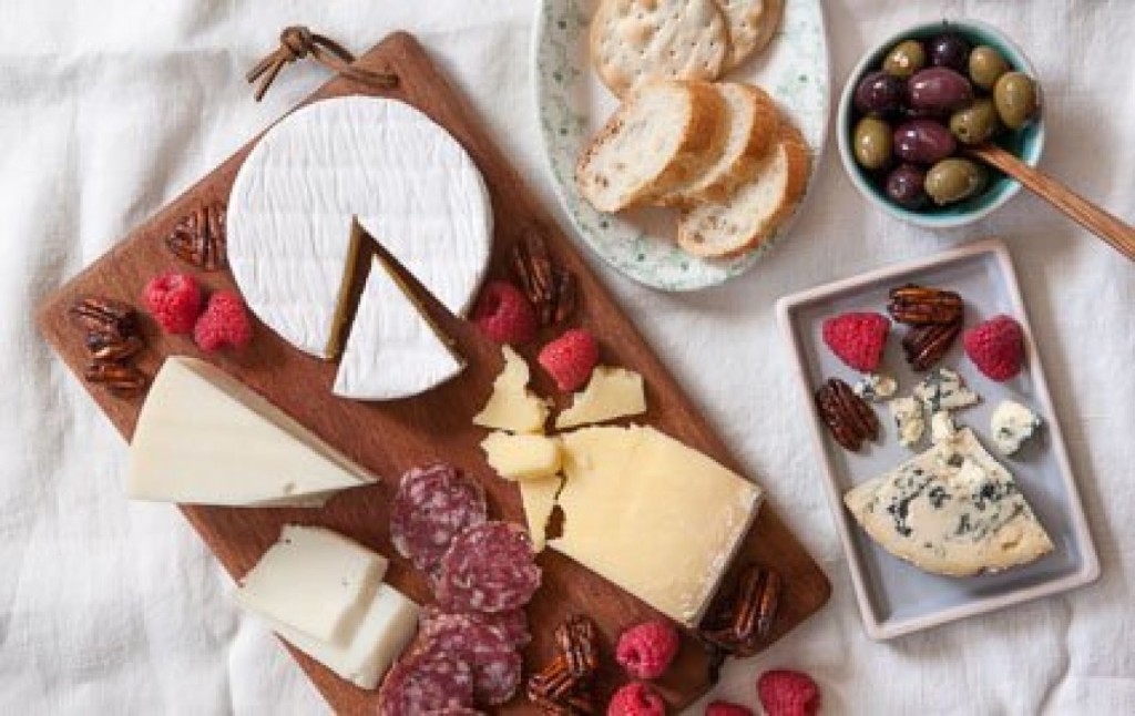 3 Ways to Make a Cheese Plate
