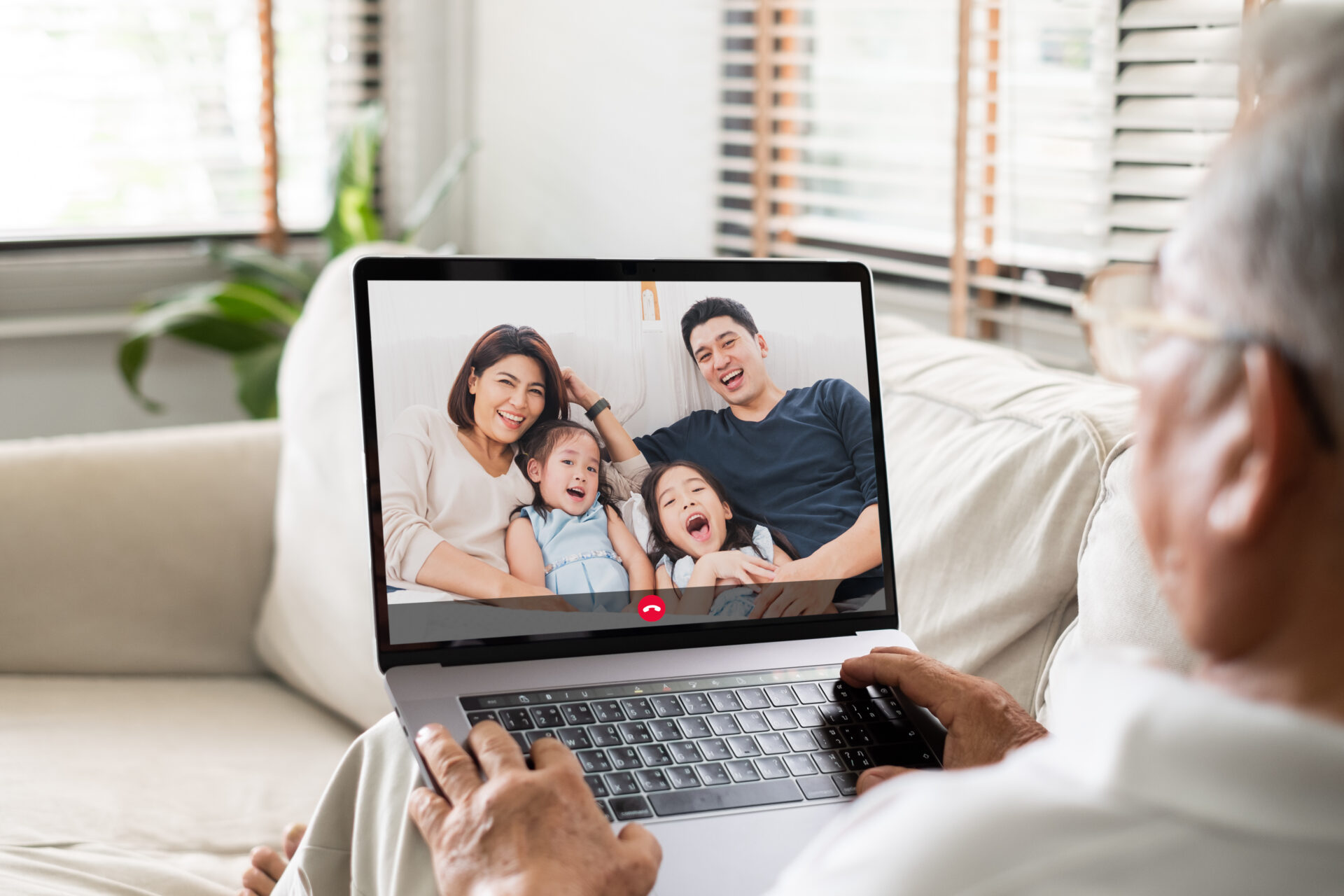 3 Creative Ways To Connect With Senior Loved Ones - Stacyknows