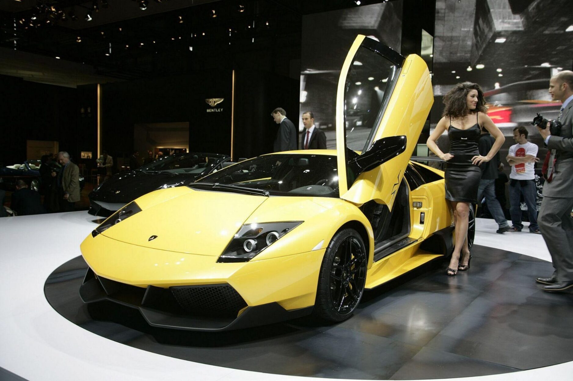 Top 5 most famous supercars in the world - Stacyknows