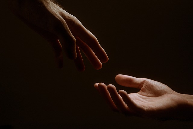 https://pixabay.com/photos/hands-together-community-touch-5216585/