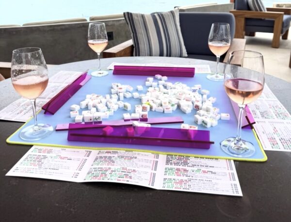 mahjong game in progress