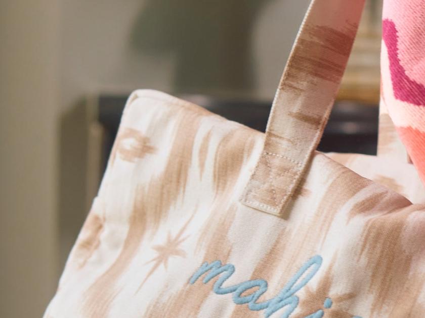 Weezie Towels mahjong bag